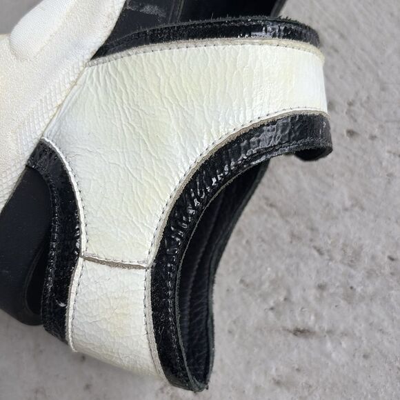 Petrichor sandals - Picture 9 of 10